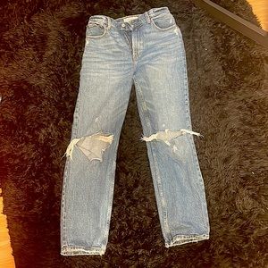 Medium Wash Straight Leg Jeans Size 28